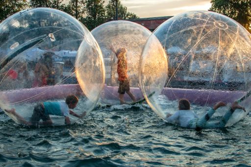 Wasserlaufbälle für Aquazorbing (Wasserball) mieten