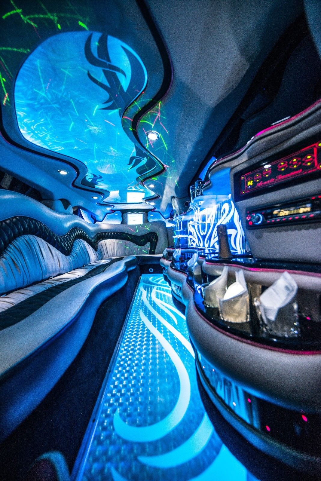 Chrysler 300C Stretch Limousine – 4