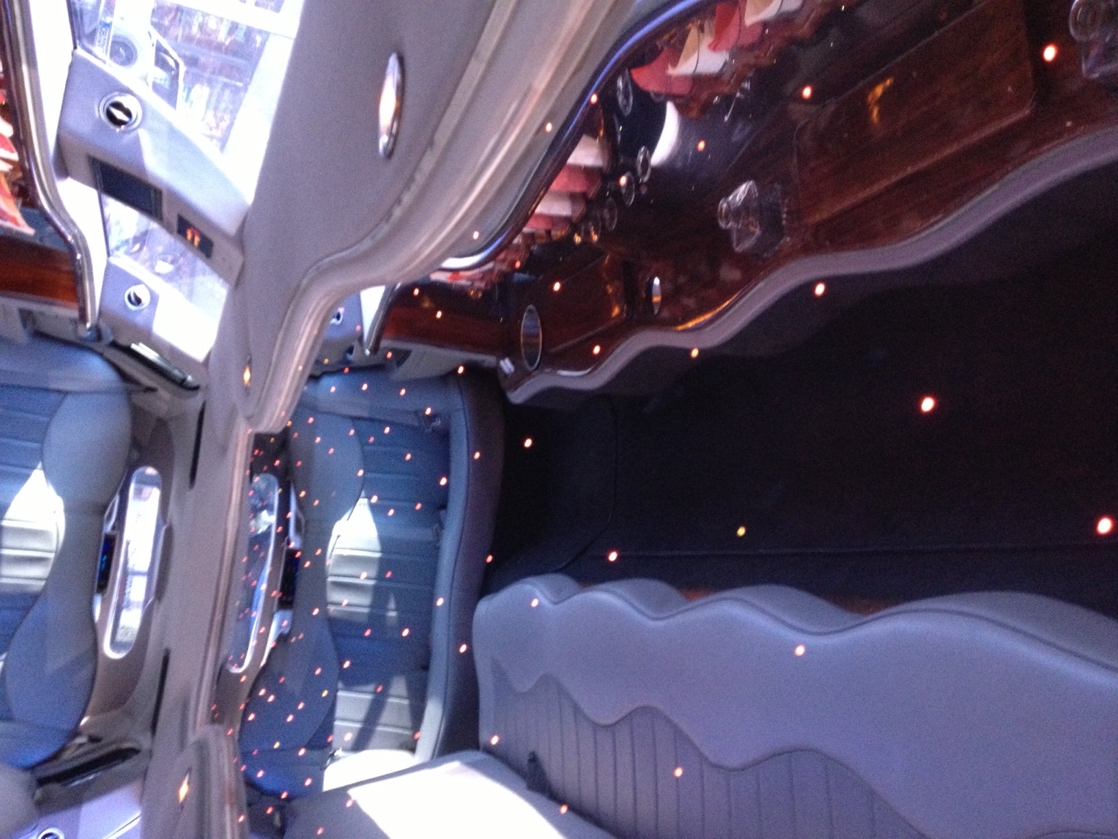 Lincoln Town Car Super-Stretch als Hochzeitsfahrzeug – 3