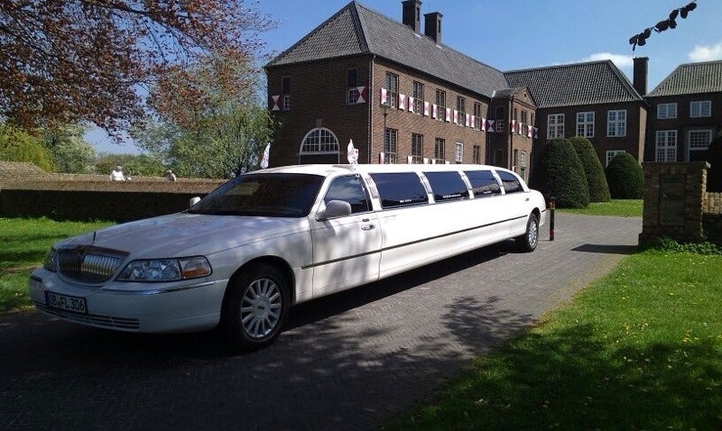 Lincoln Town Car Super-Stretch als Hochzeitsfahrzeug