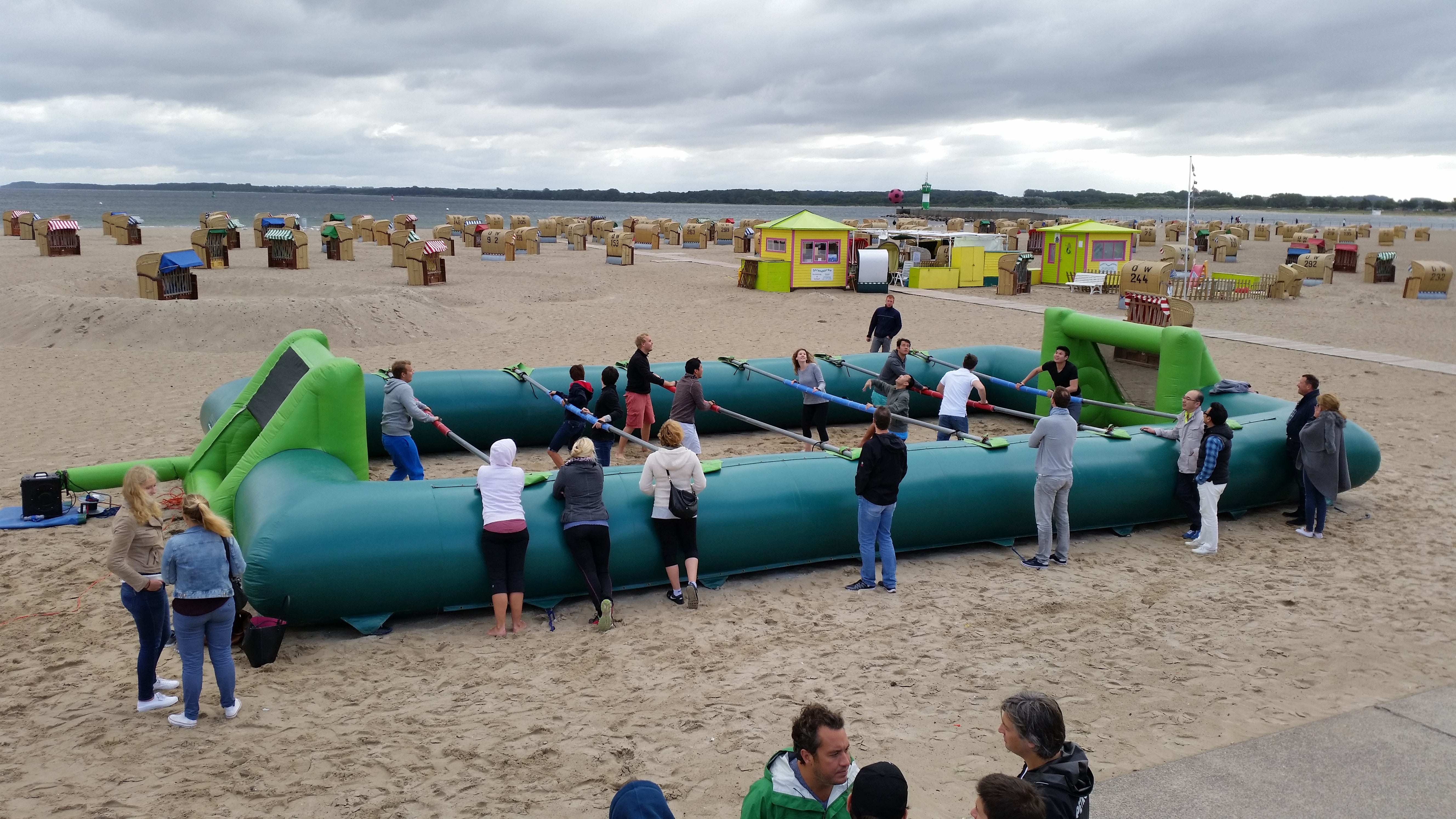 Human Table Soccer - Menschenkicker - Menschenfußball mieten – 2