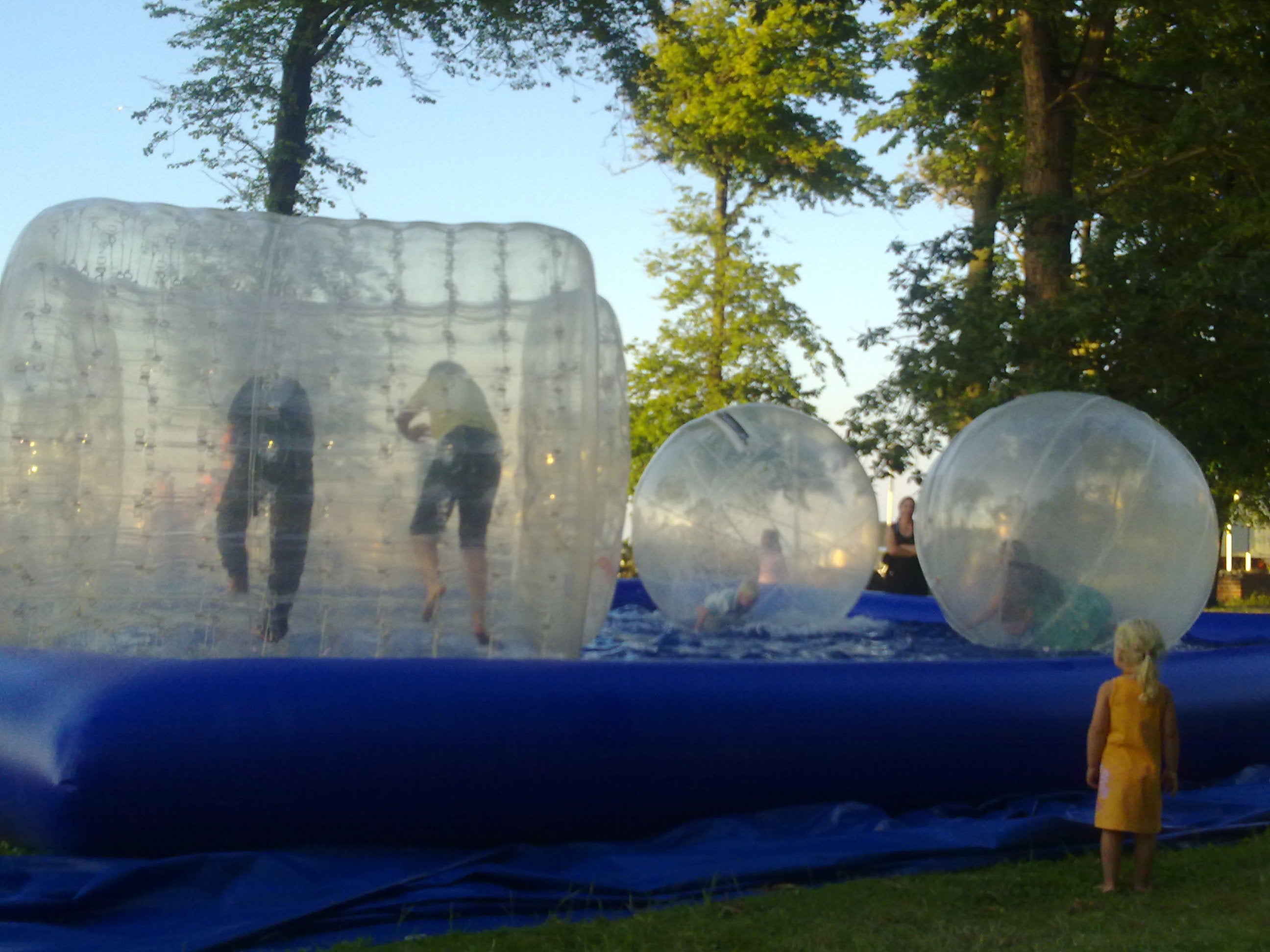 Wasserlaufrolle inkl. Pool mieten