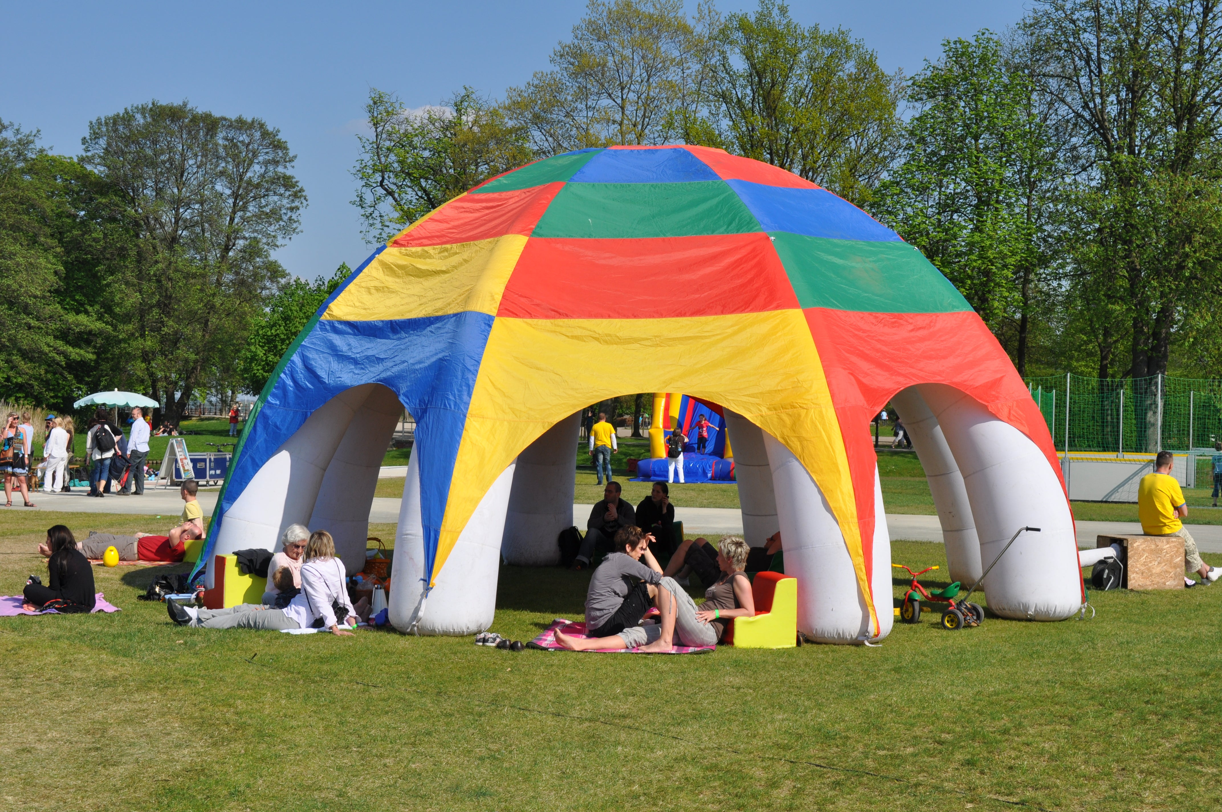 Air-Dome - aufblasbares Zelt - Rundzelt mieten