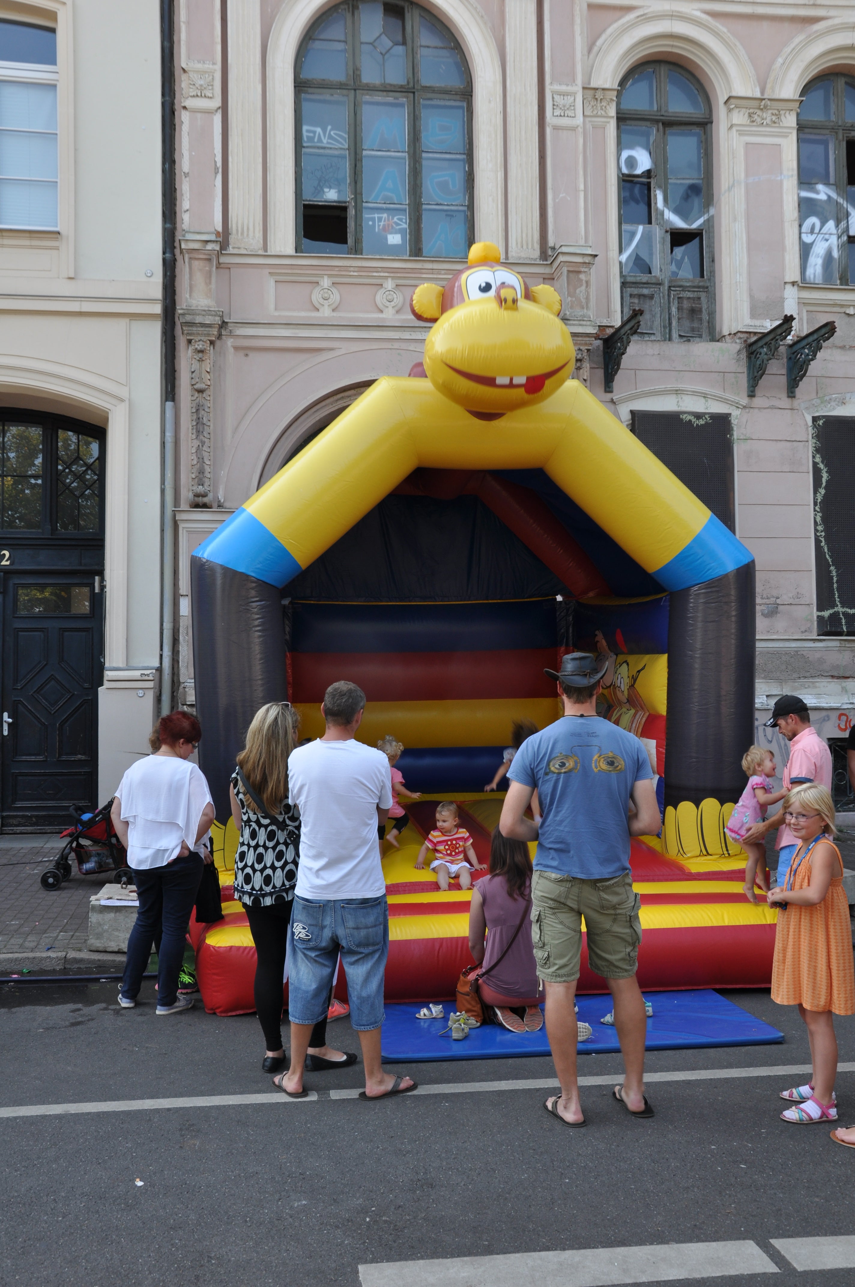 Affenburg - Hüpfburg Affe mieten – 2