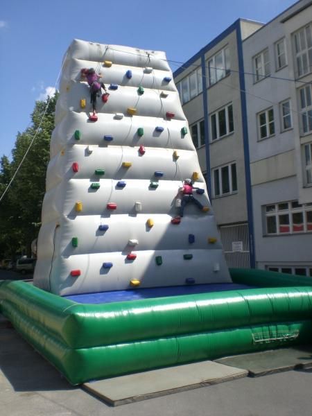 aufblasbarer Kletterberg - Kletterwand mieten – 2