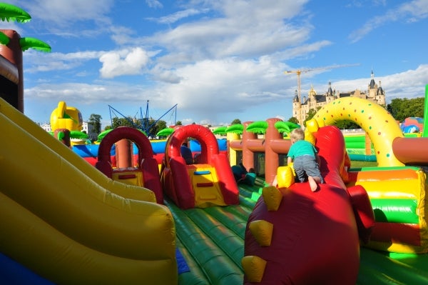 Hüpfburg Dinoland - Dinohüpfburg mieten – 3