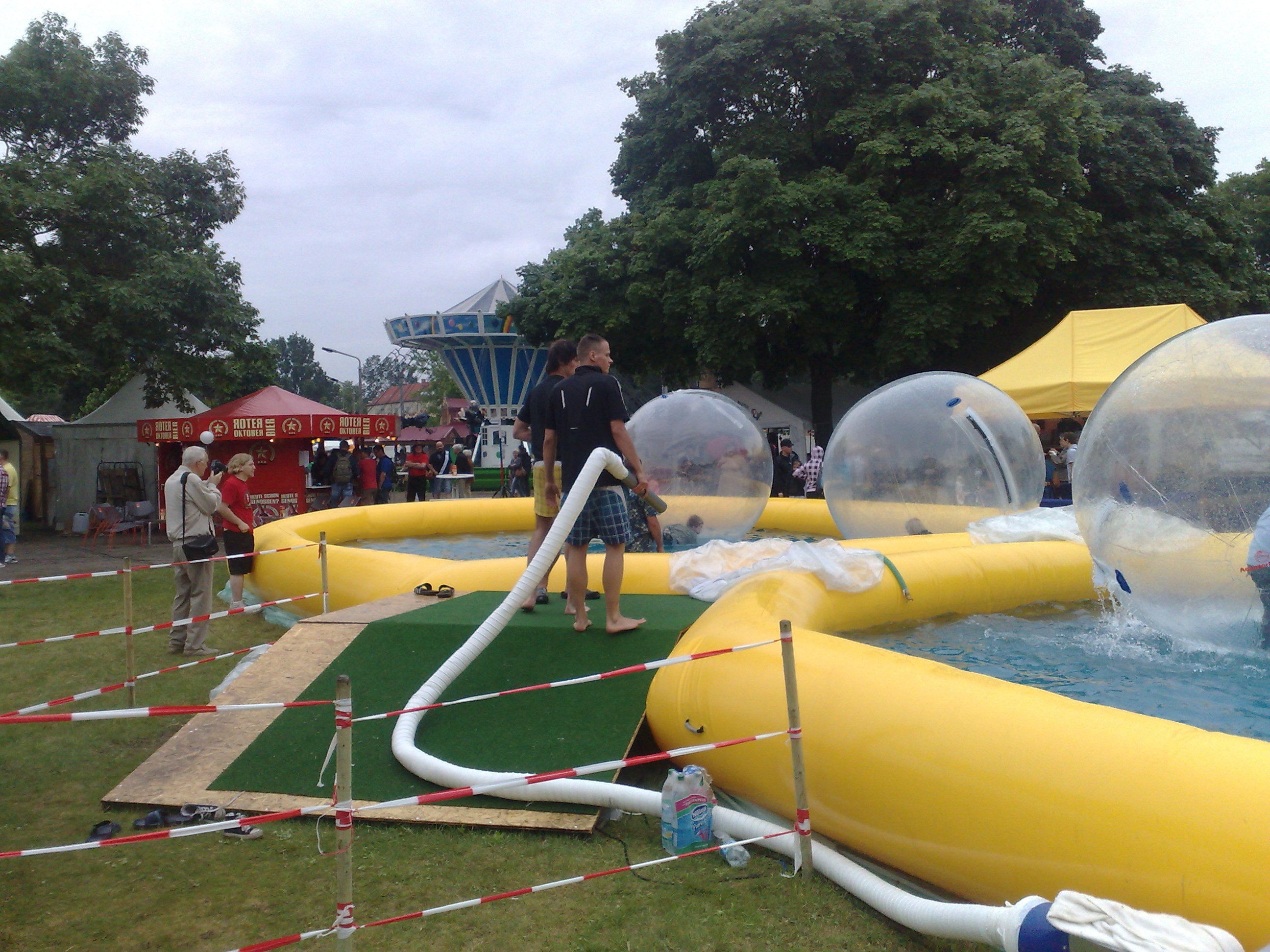 Wasserlaufbälle inkl. Pool (3-5 Stk.) mieten – 3
