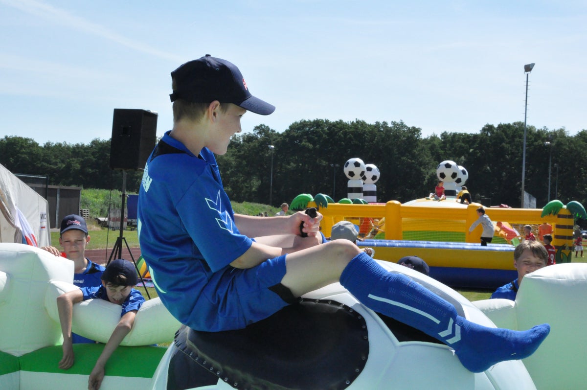 Fußball Rodeo, Simulator mieten – 2