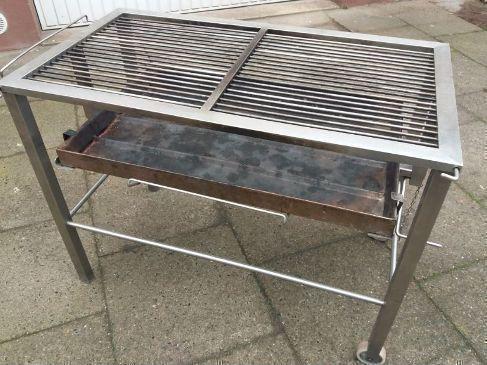Großer Holzkohlegrill Edelstahl, Grillfläche 100 x 50 cm
