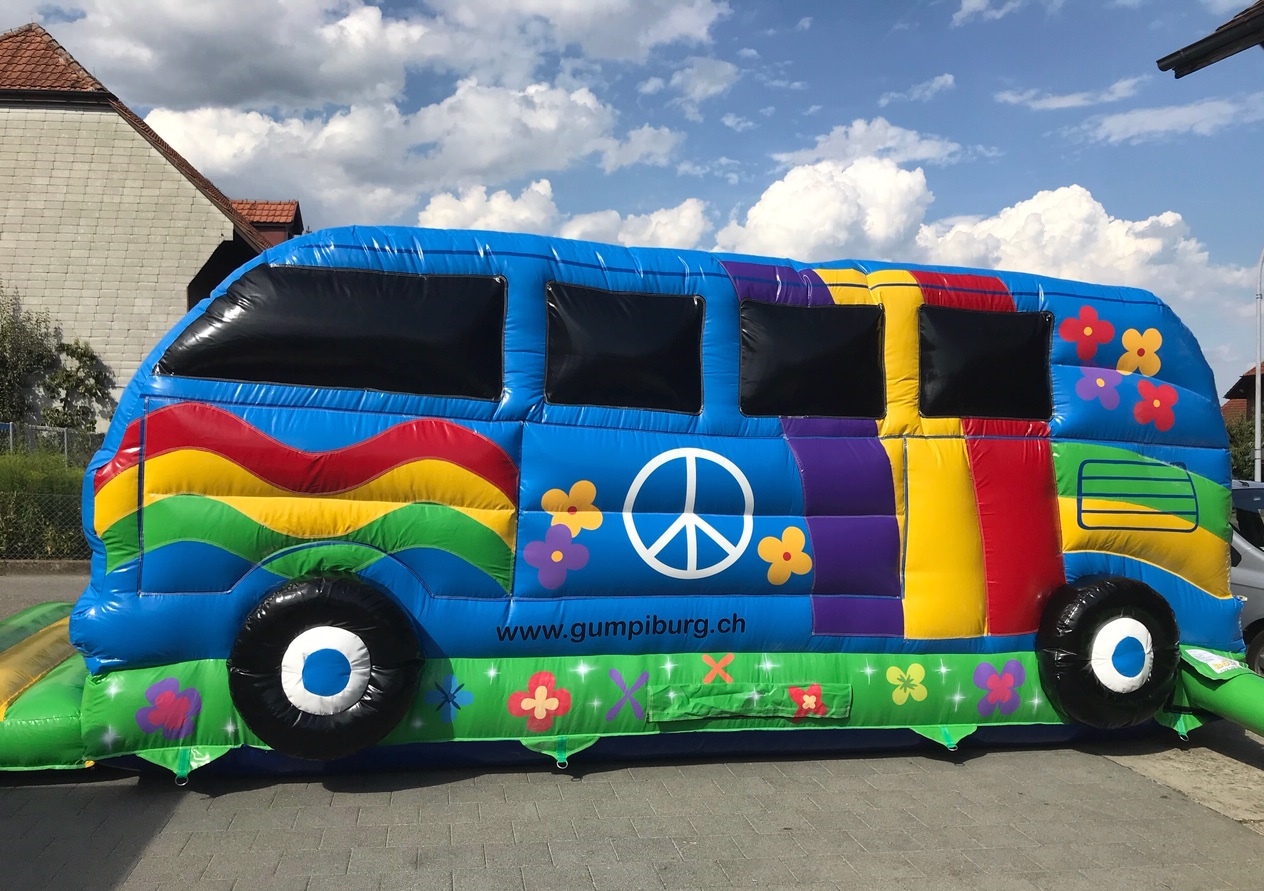 Huepfburg Hippie Bus mieten bei Axess (Inhaber/Kontakt Daniel Häfliger)