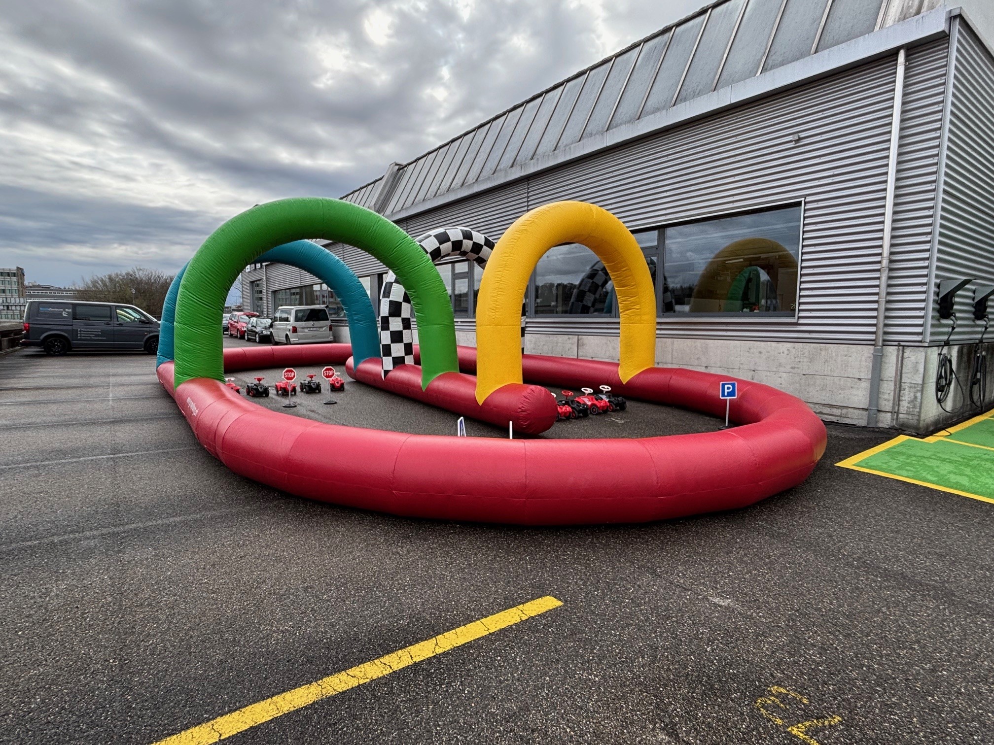 Bobby Car Rennen mieten bei Axess (Inhaber/Kontakt Daniel Häfliger)