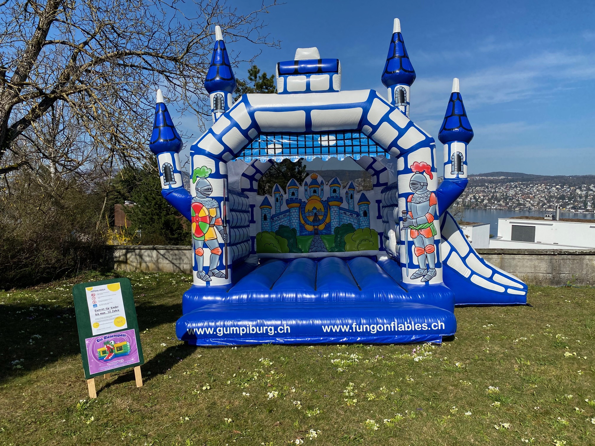 Ritterburg Mit Rutsche mieten bei Axess