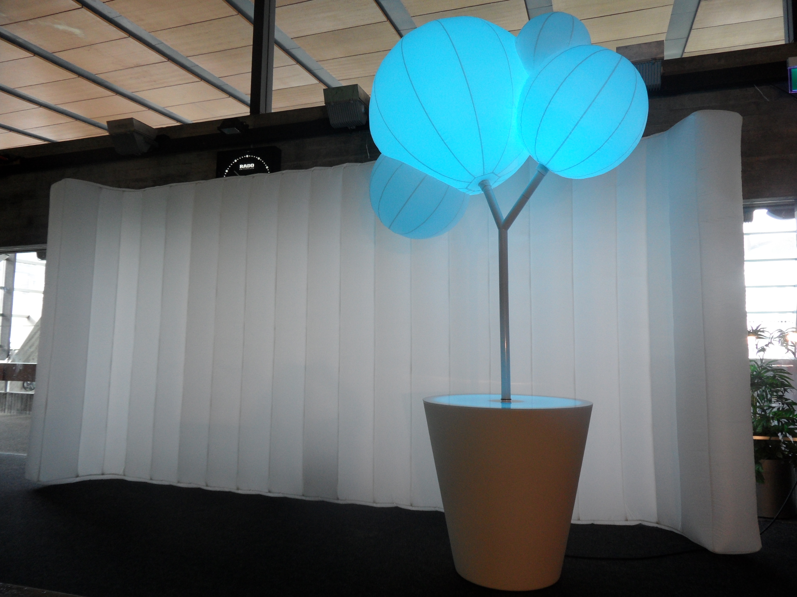 Tree Of Light Stehtisch mieten bei Axess (Inhaber/Kontakt Daniel Häfliger)