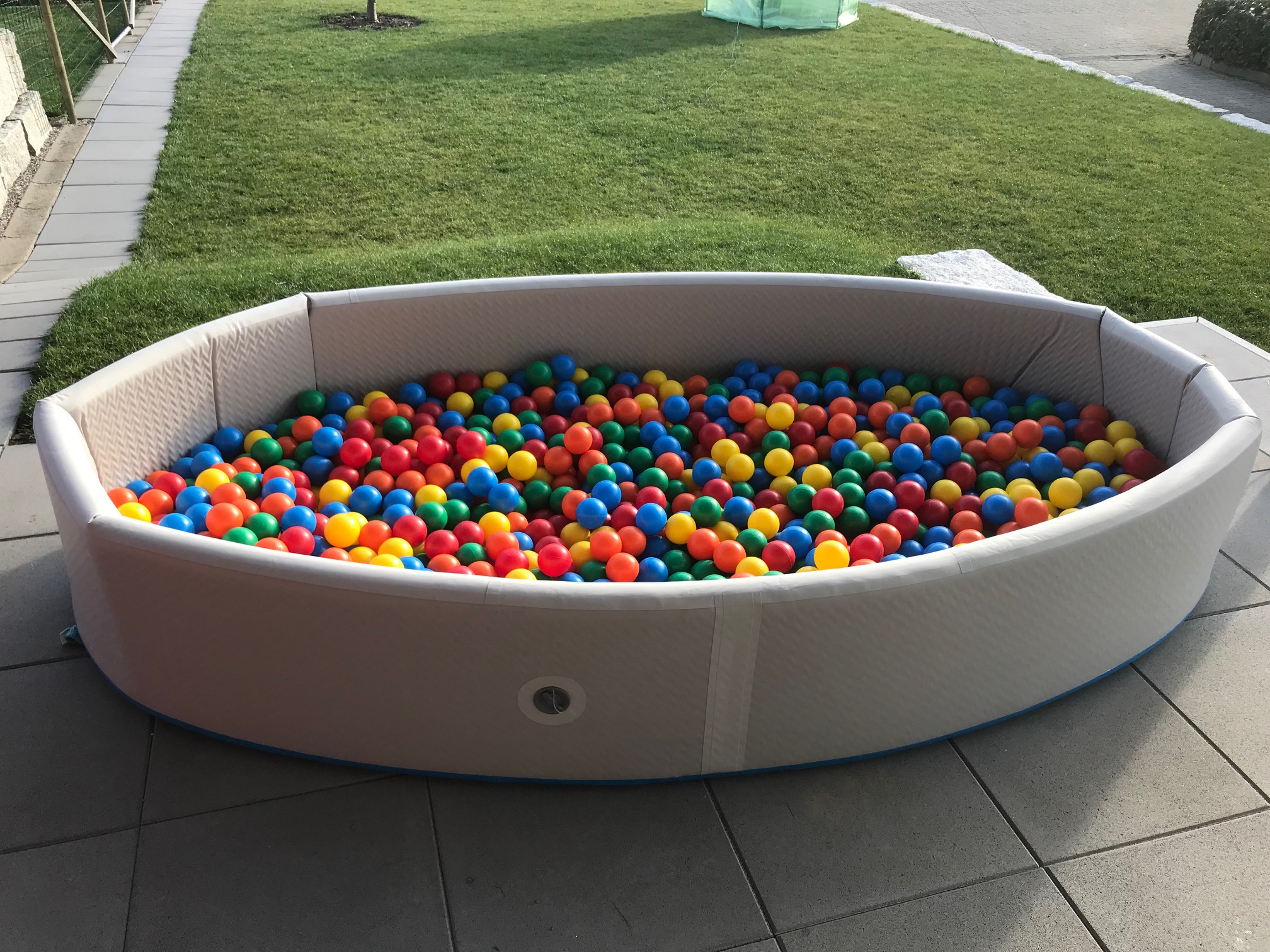 Ballpool mieten bei Axess (Inhaber/Kontakt Daniel Häfliger)