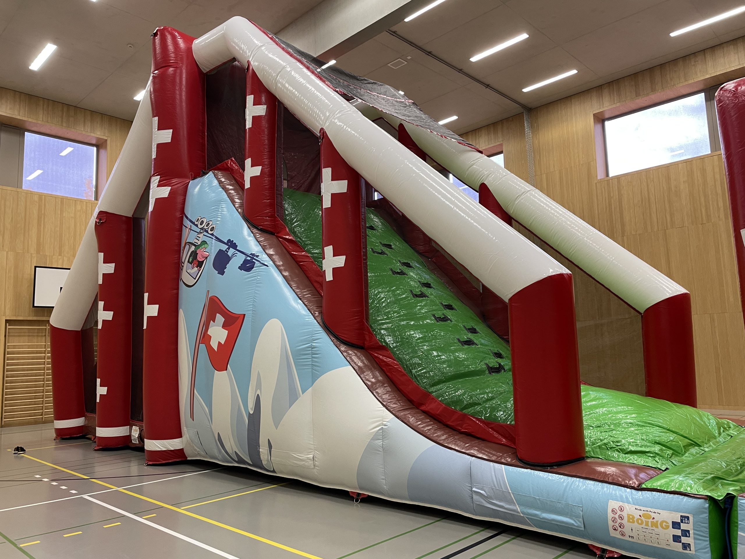 Swiss Big Jump mieten bei Axess (Inhaber/Kontakt Daniel Häfliger)