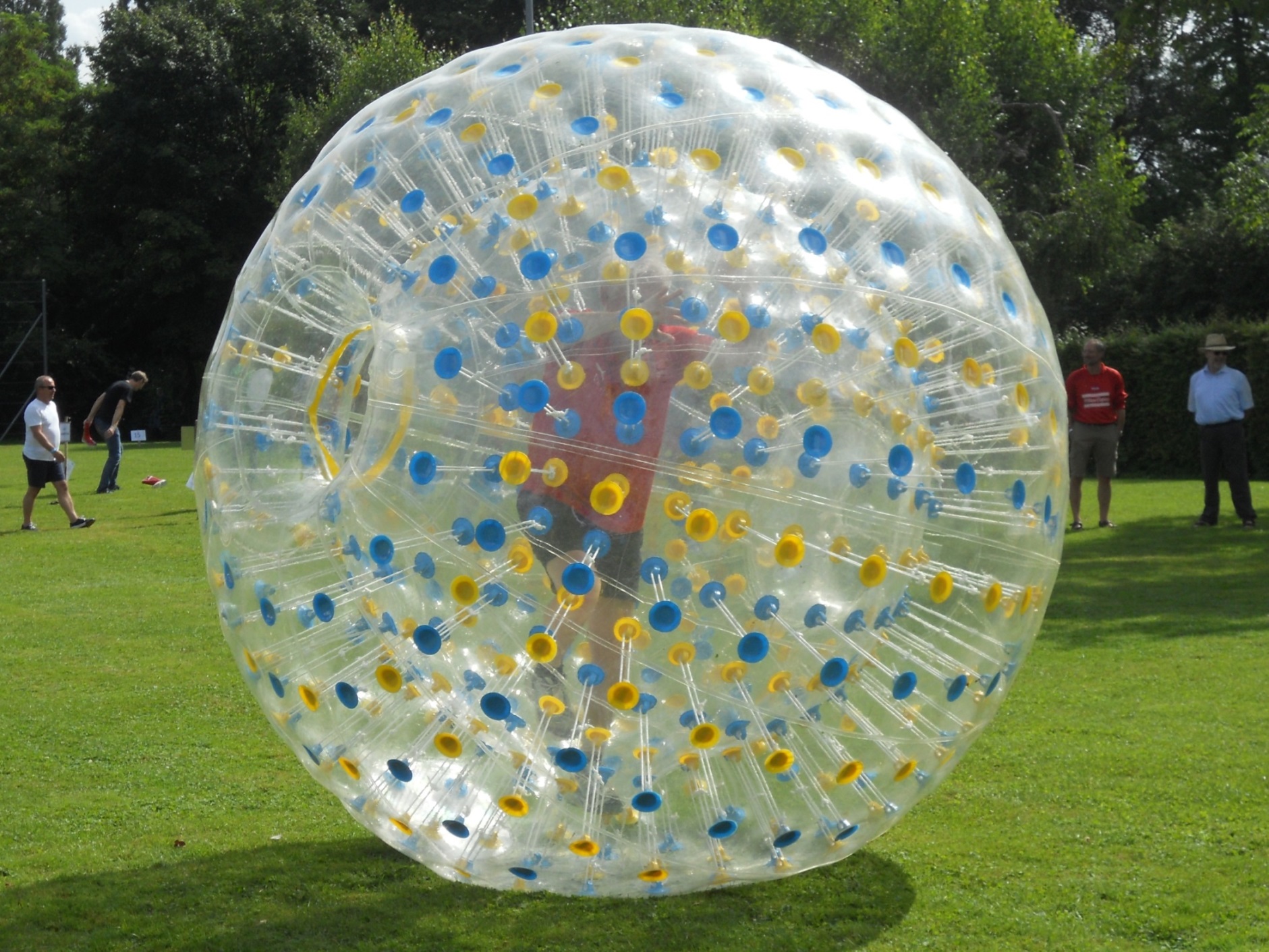 Zorb Ball mieten bei Axess (Inhaber/Kontakt Daniel Häfliger)