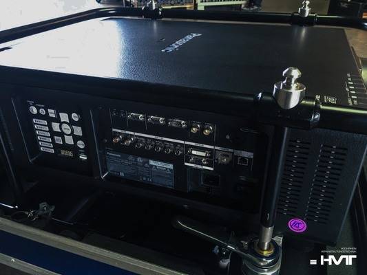 Panasonic PT-DZ21K2 20 000 ANSI Lumen 3-Chip-DLP-Projektor – 2