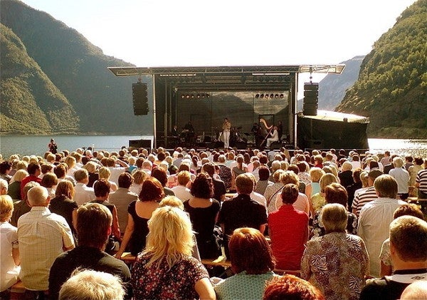 Mobile Bühne FreeSTAGE Medium 1.4 - 8 x 6m
