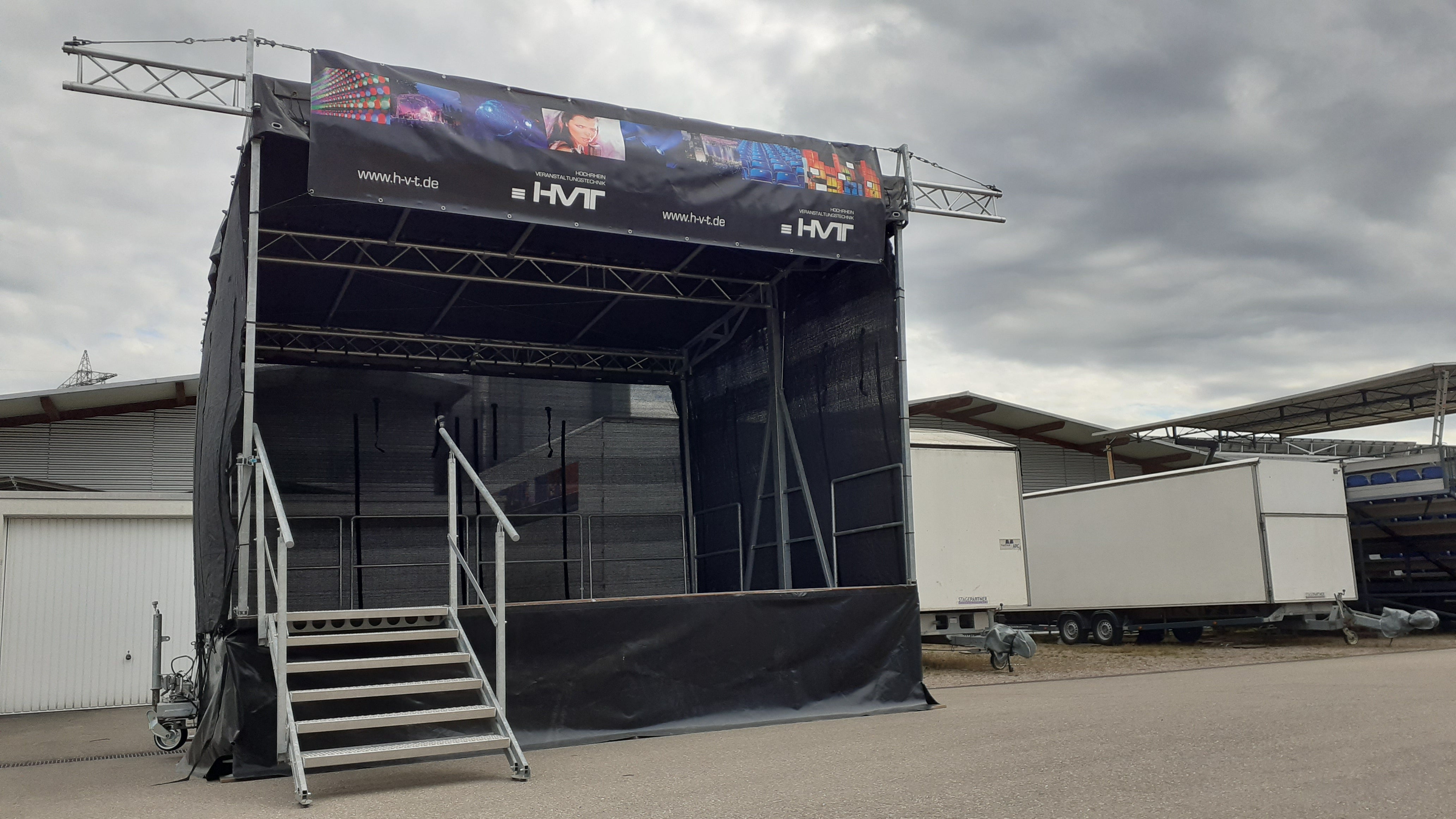 Mobile Bühne SmartStage 27 5,9x4,6m – 2