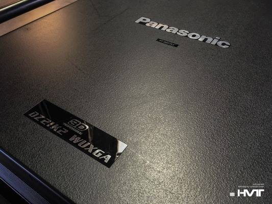 Panasonic PT-DZ21K2 20 000 ANSI Lumen 3-Chip-DLP-Projektor – 3