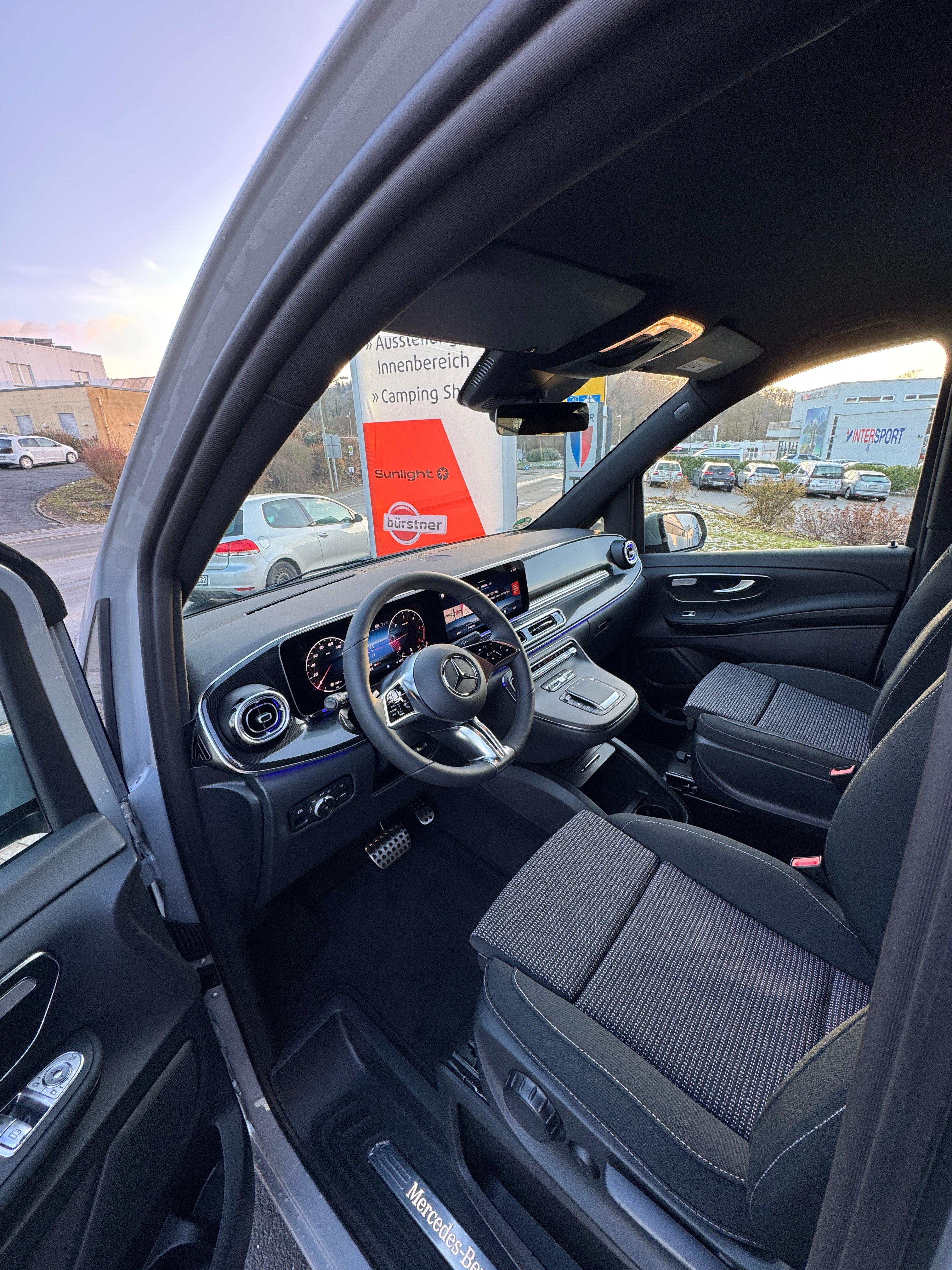 V-Klasse 300d 4 Matik, 8-Sitzer, Anhängerkupplung, Allrad (4x4) – 4