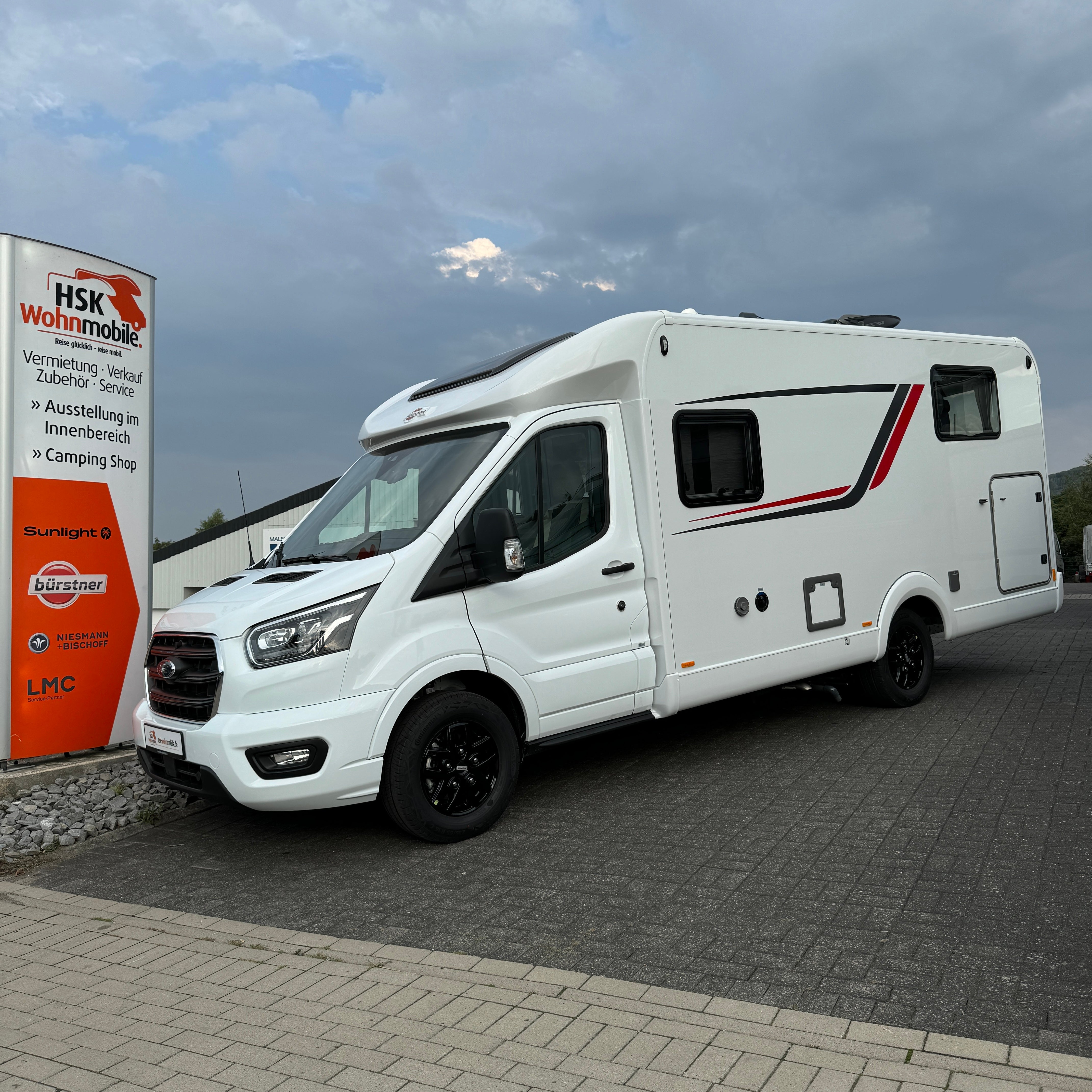 Bürstner Lineo T 690 G, Automatik, Navi, Radio, RFK, Sat, TV, Markise, Fahrradträger