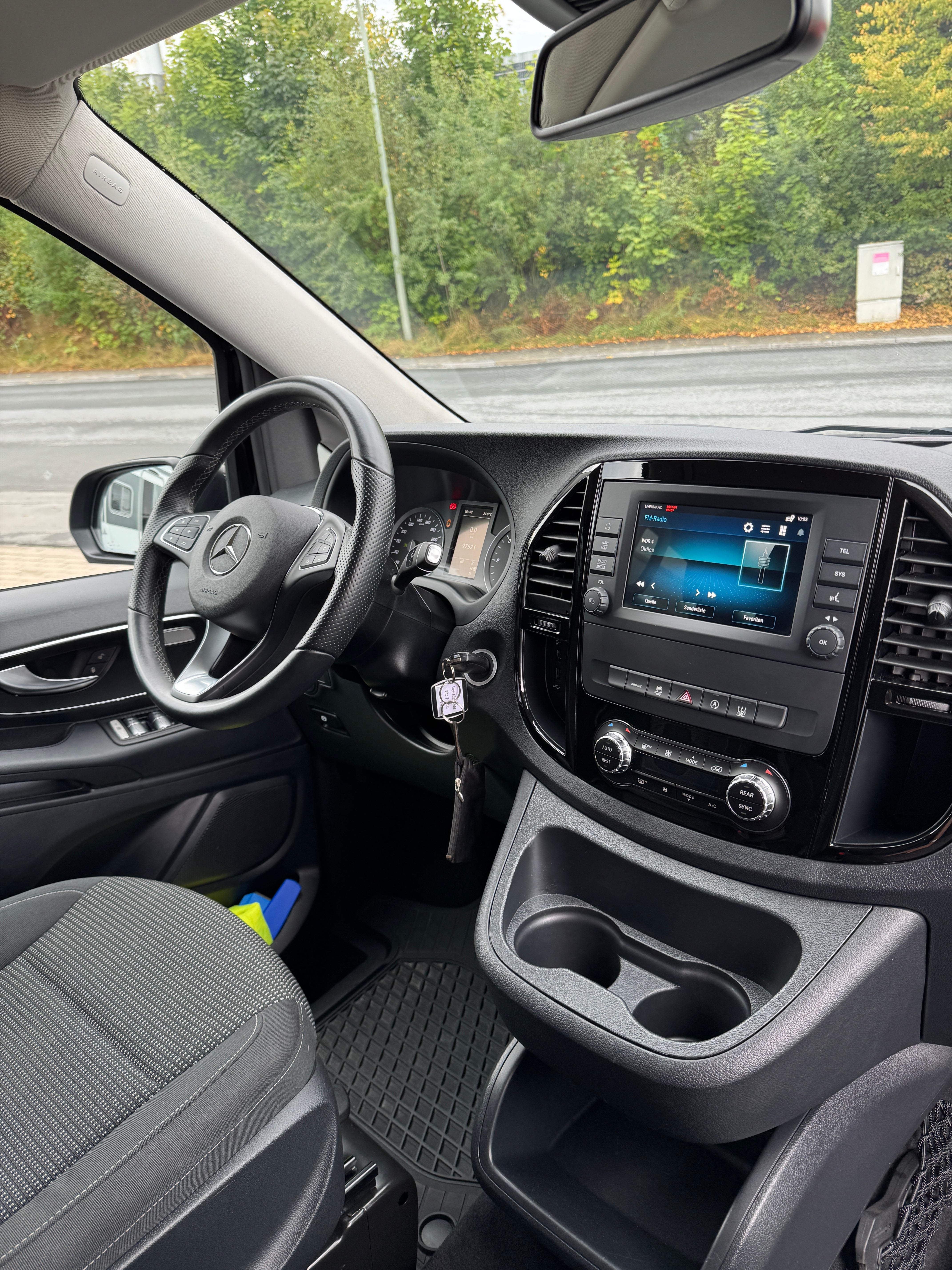 V-Klasse 250d 4 Matik, 9-Sitzer, Allrad (4x4), Anhängerkupplung – 4