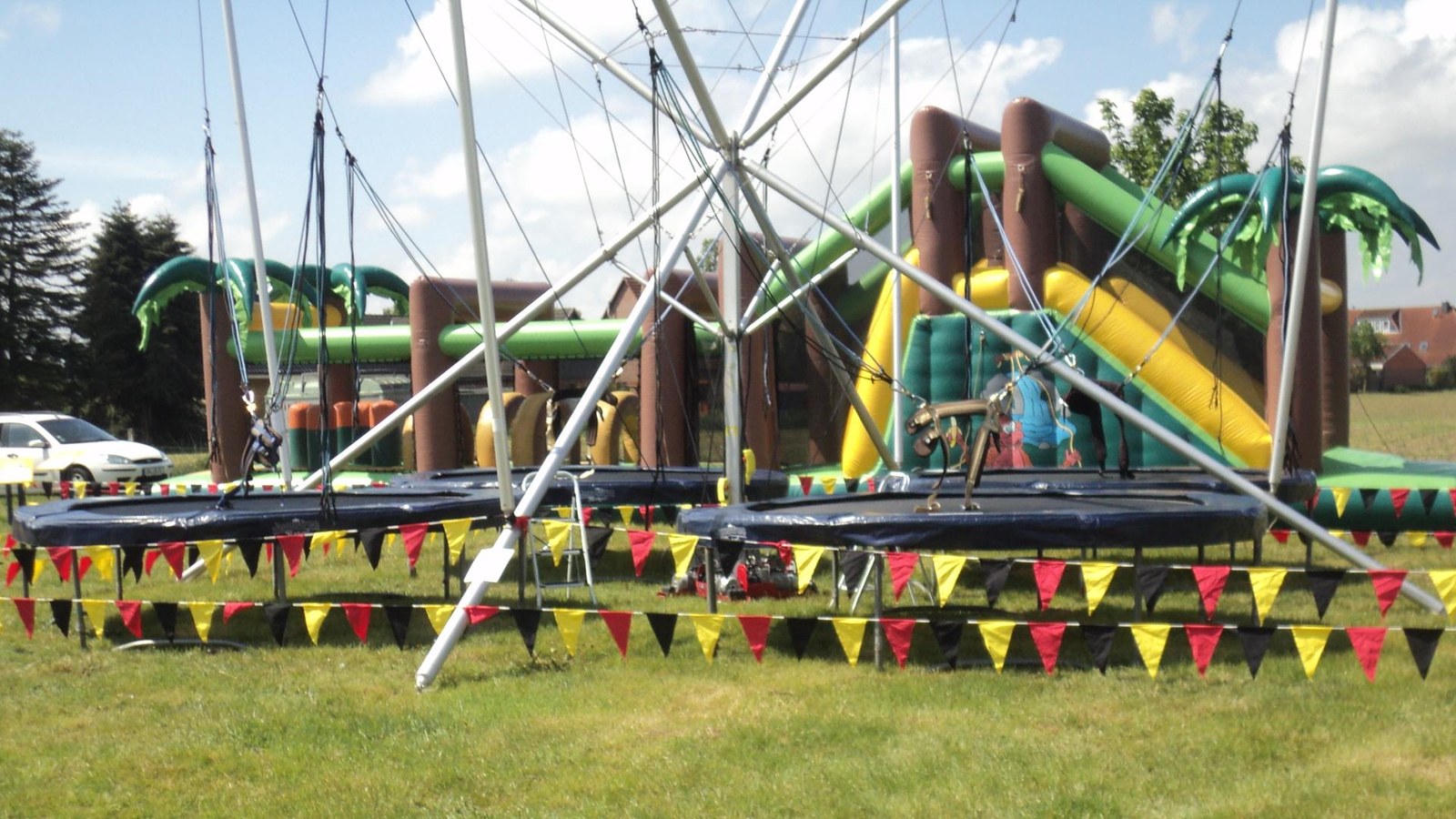 Hüpfburg Jungle Run (17,30m x 3, 60m x 4, 80m) mieten in Stockelsdorf – 2