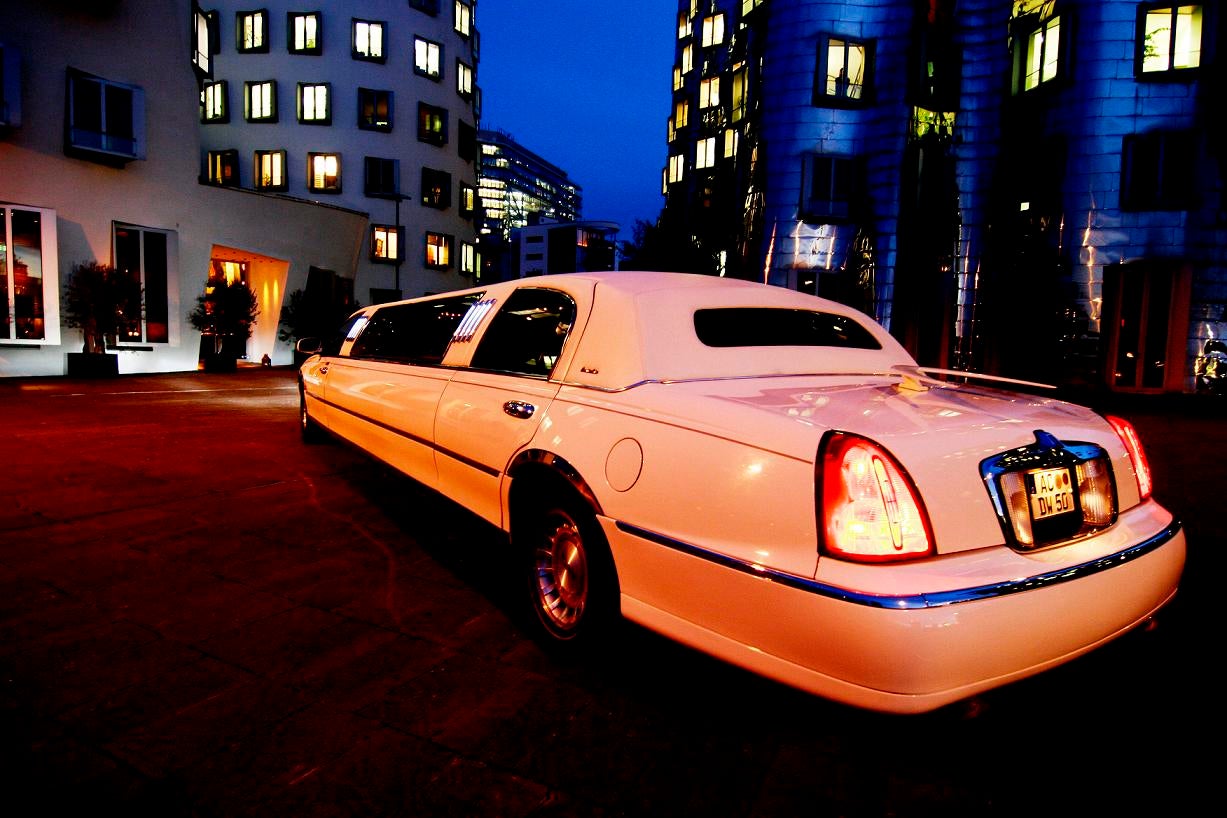 Luxuslimousine als Hochzeitsfahrzeug – 3