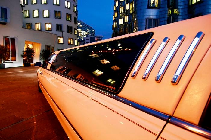 Limousinenservice Aachen, Hochzeitsauto, Eventfahrzeug, JGA, Hochzeit, Stretchlimousine – 4
