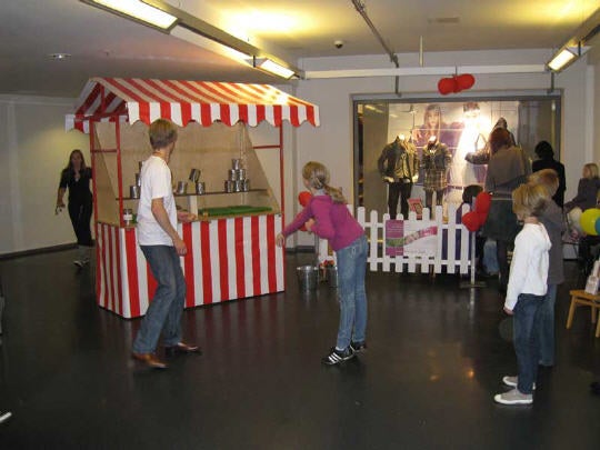 Nostalgiestand Dosenwerfen / Dosenwurfbude