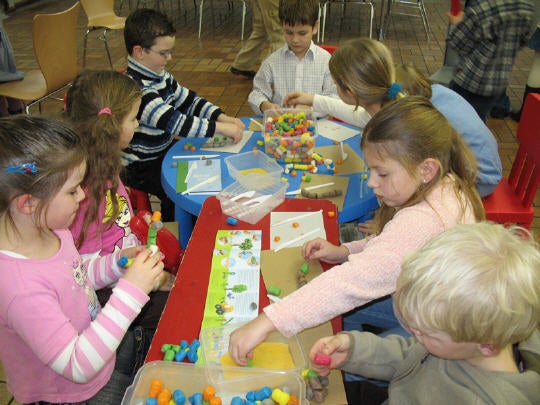 Playmais Bastelaktion / Bastelaktion mit Spezial Maisflocken mieten