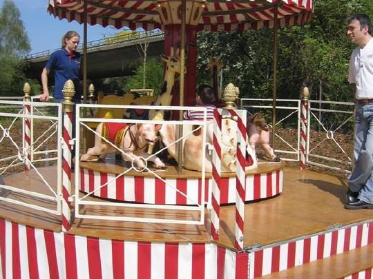 Nostalgiekarussell / Kinderkarussel / Podiumkarussell mieten – 3