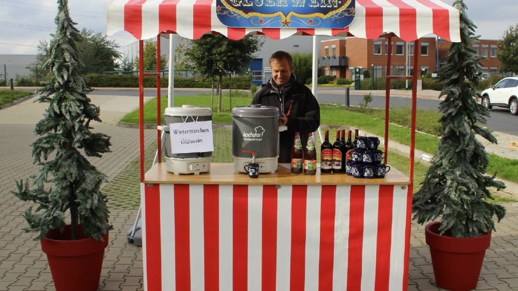 Glühweinstand / Nostalgiestand mit Glühweintöpfen mieten