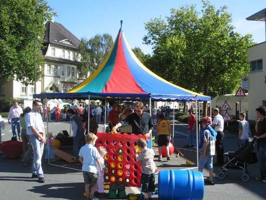 Spiele Circus / Kinderspielzelt mit Equipment mieten