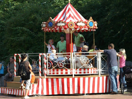 Nostalgiekarussell / Kinderkarussel / Podiumkarussell mieten