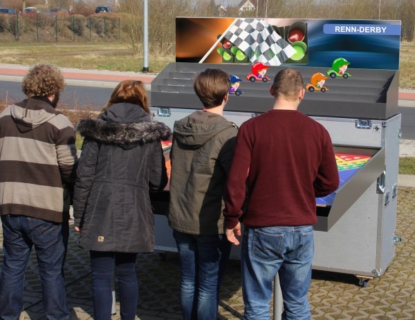 Derbyrennen mit Autos / Autoderby / Pferdederby mieten – 3