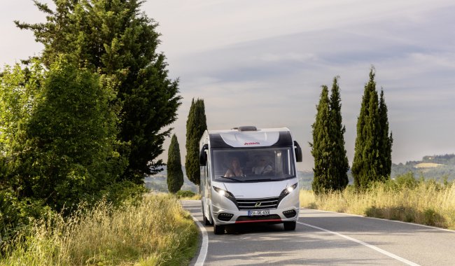 Integriertes Wohnmobil mieten – Premium-Reisemobil – 2