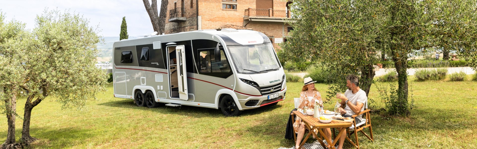 Integriertes Wohnmobil mieten – Premium-Reisemobil