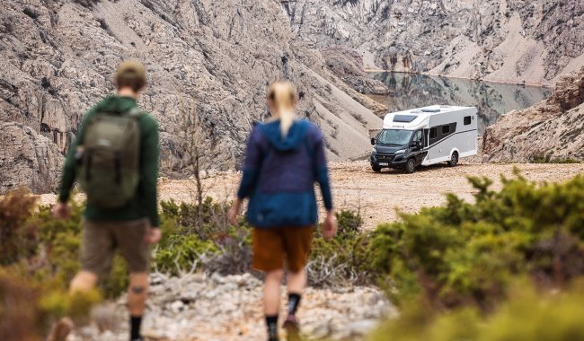 Teilintegriertes Wohnmobil mieten – komfortabel reisen – 2