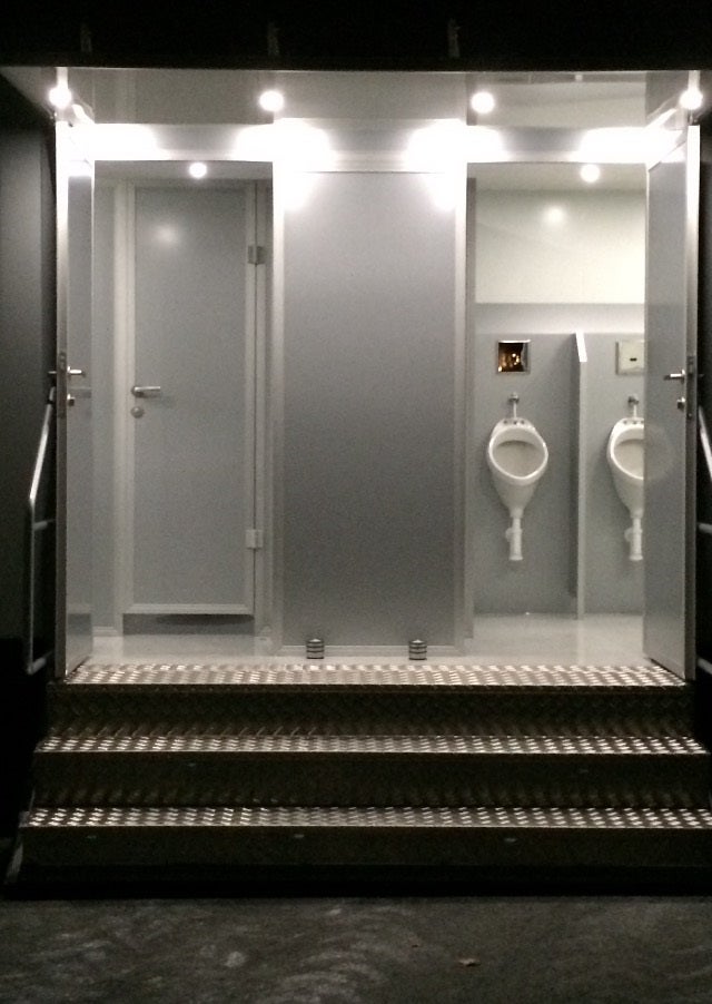 Hochwertiger, mobiler Sanitärwagen, Toilettenwagen Klowagen WC – 2
