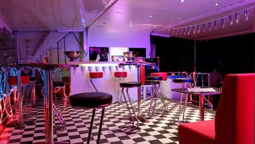 Lounge Trailer Überdacht bis zu 80m² American Diner Bar Überdachung Zelt Bühne Dach – 2