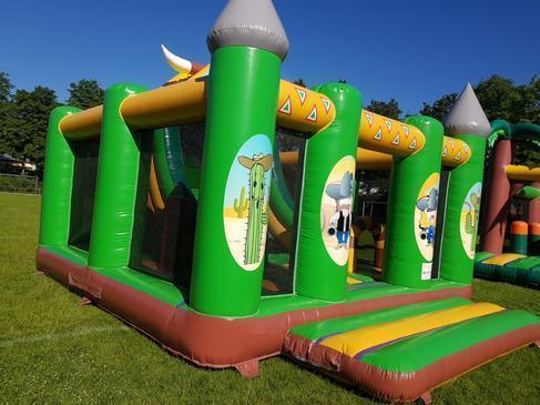 Multiplay Hüpfburg Western mit Rutsche – 3
