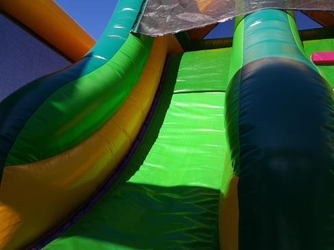 Multiplay Hüpfburg Western mit Rutsche – 2
