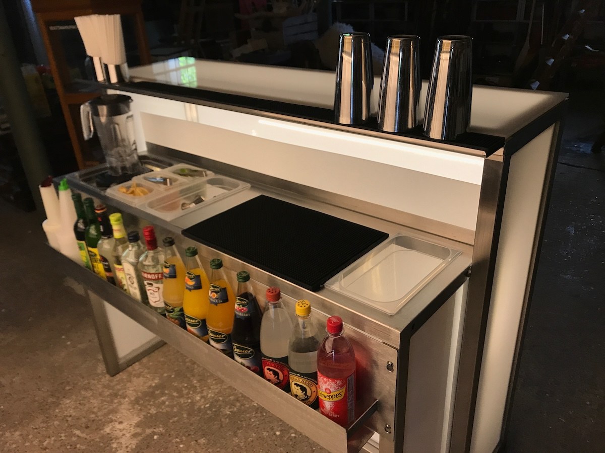 Mobile LED-Bar Basis-Modul 1,50 m mieten in Berlin Friedrichshain