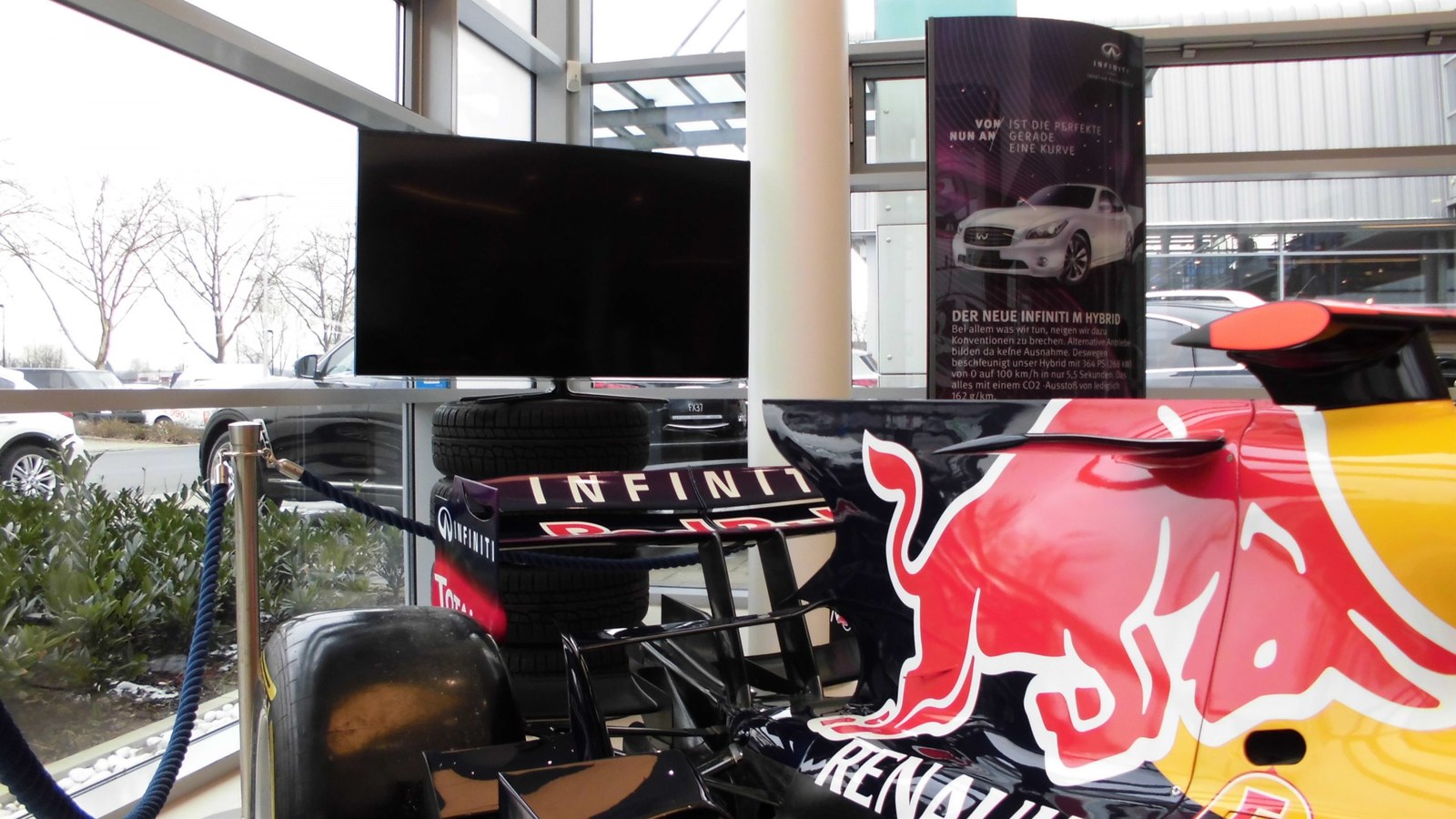 LED 3D Fernseher 138cm : USB Recording, Skypen und Vernetzung mit AllS mieten in Wesel