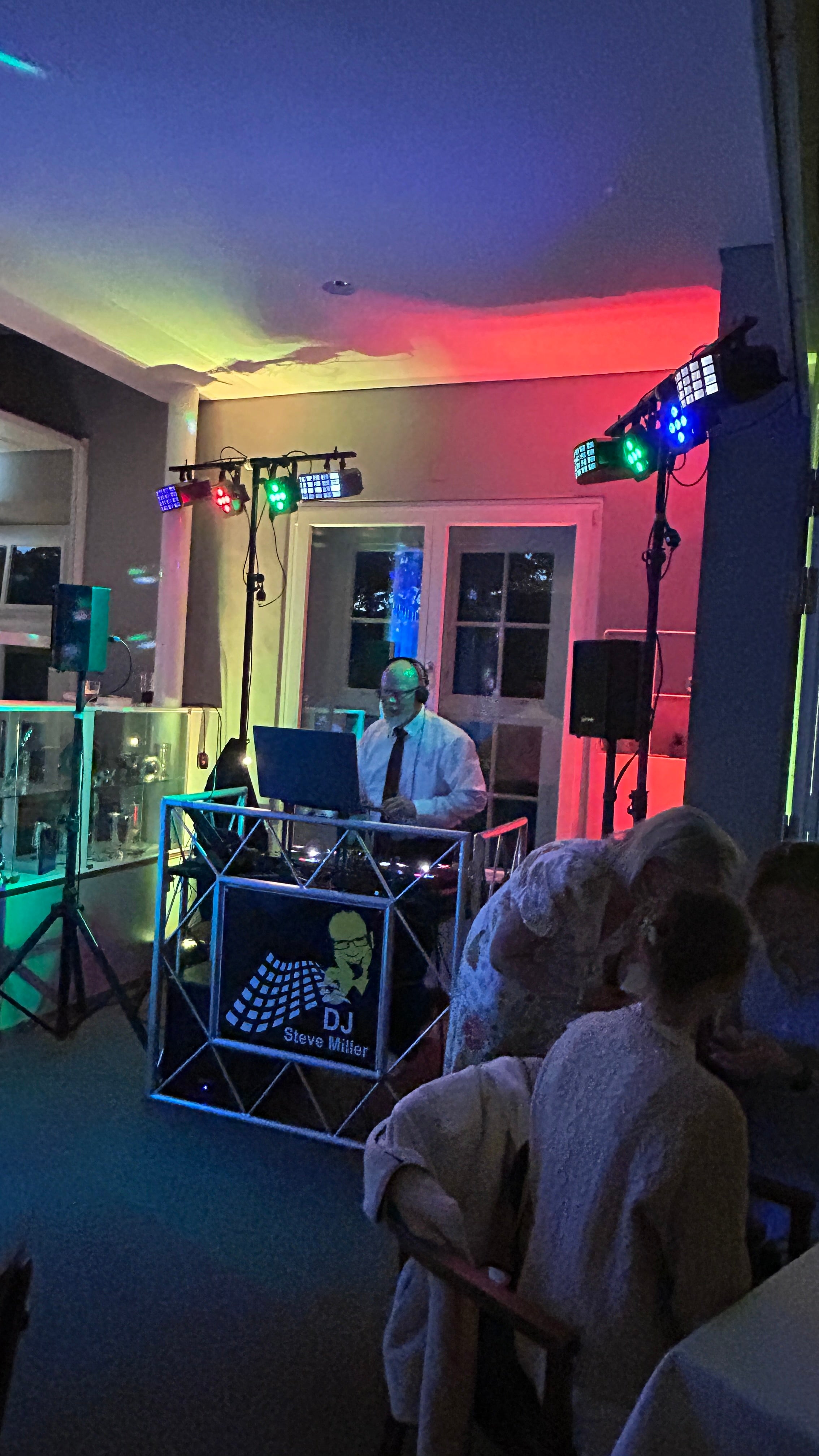 Discjockey / DJ / Moderator / DJ-Servicepaket II // Hochzeit / Geburtstagsfeier / Betriebfest / Weihnachtsfeier