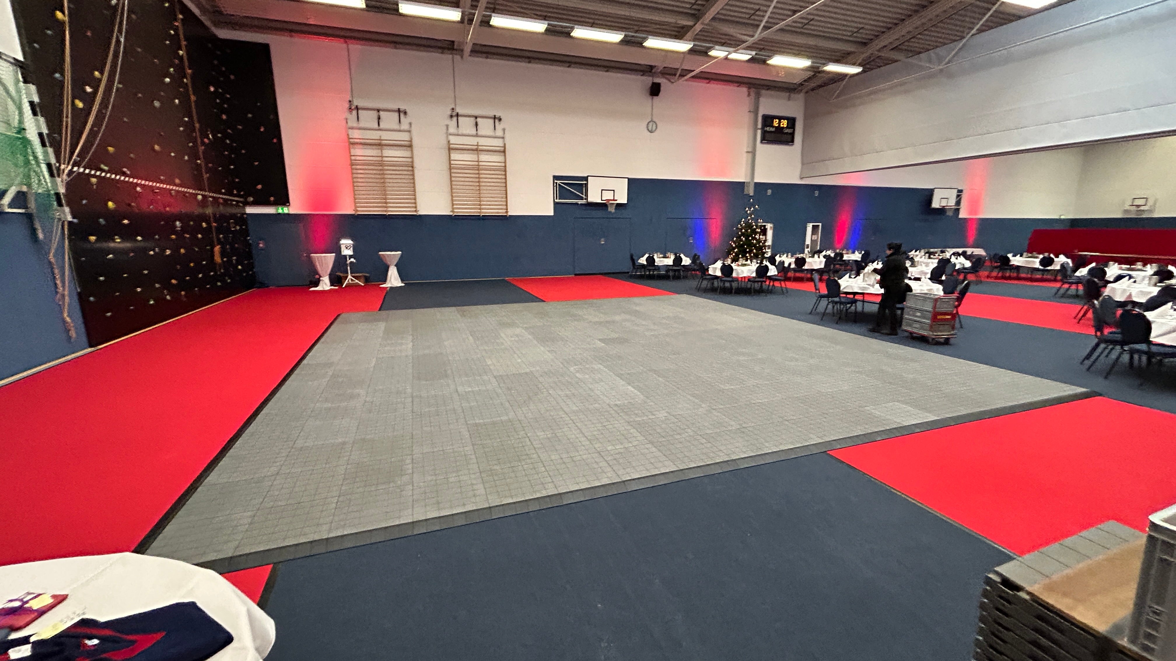 10 m x 10 m Tanzfläche / Zeltboden / Messeboden / Hygieneboden / Hallenboden / Allzweckboden / Tanzparkett / Multifunktionsboden / Tanzboden für Weihnachtsfeier – 2