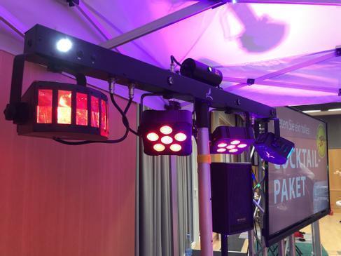 Party LED Lichtanlage 5/1 für Tanzfläche mit Derbys und Spots, Strobe-LEDs, Laser