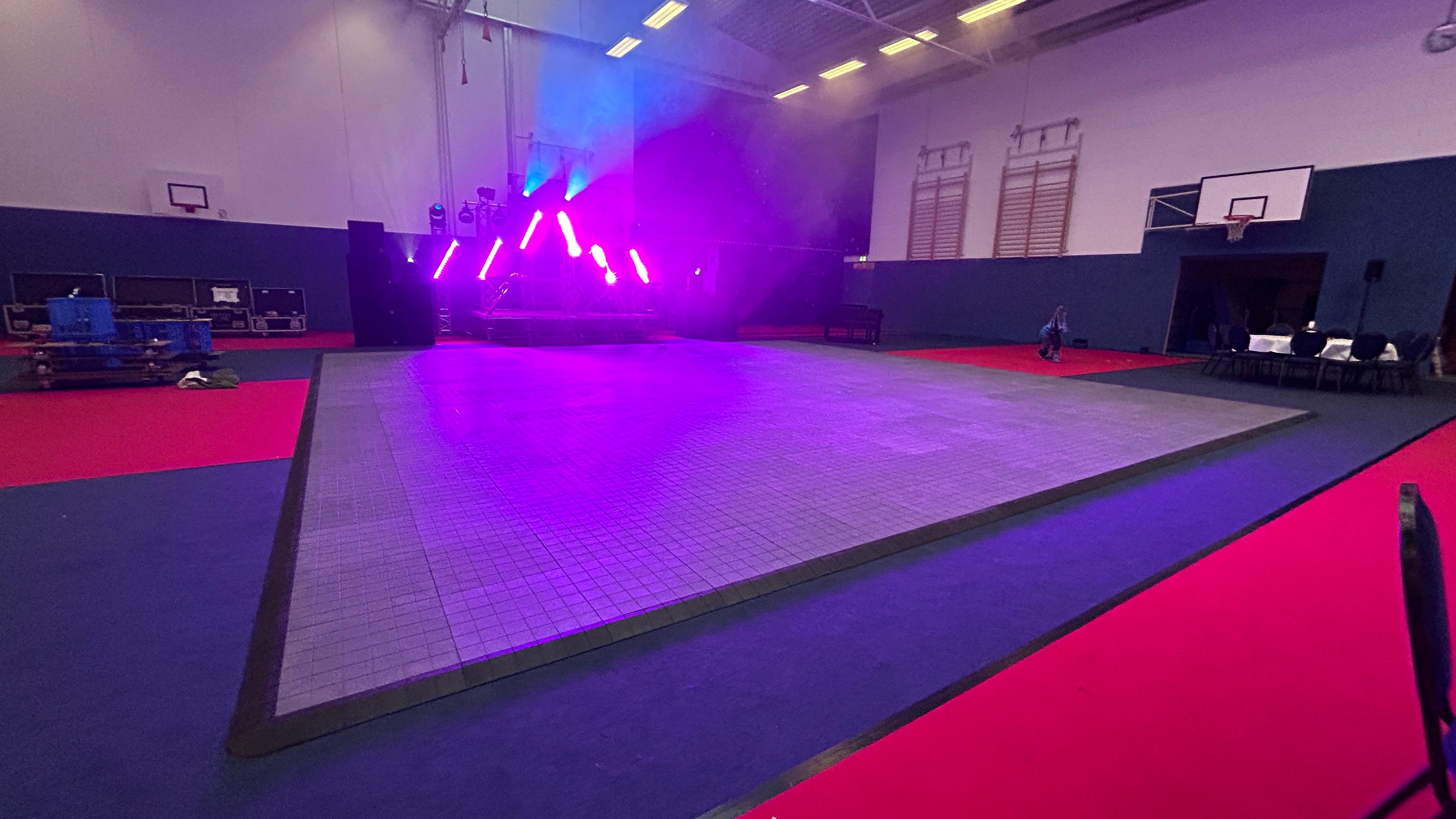 10 m x 10 m Tanzfläche / Zeltboden / Messeboden / Hygieneboden / Hallenboden / Allzweckboden / Tanzparkett / Multifunktionsboden / Tanzboden für Weihnachtsfeier